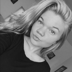 Meet your Posher, Brittany