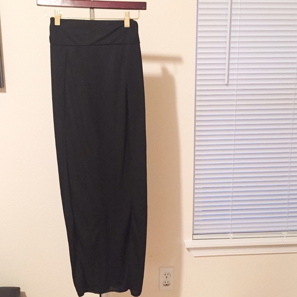 Double Slit Maxi Skirt. - Picture 2 of 2