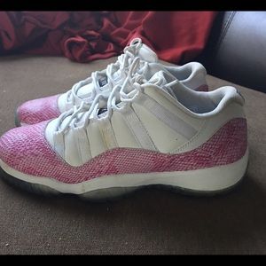 Kids Jordan Size 6.5Y