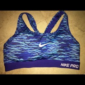 Nike pro sports bra