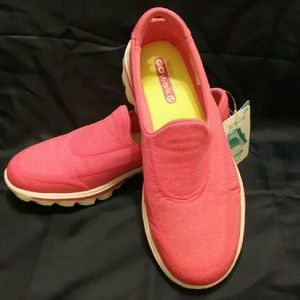 Pink Skechers Go Walk 2