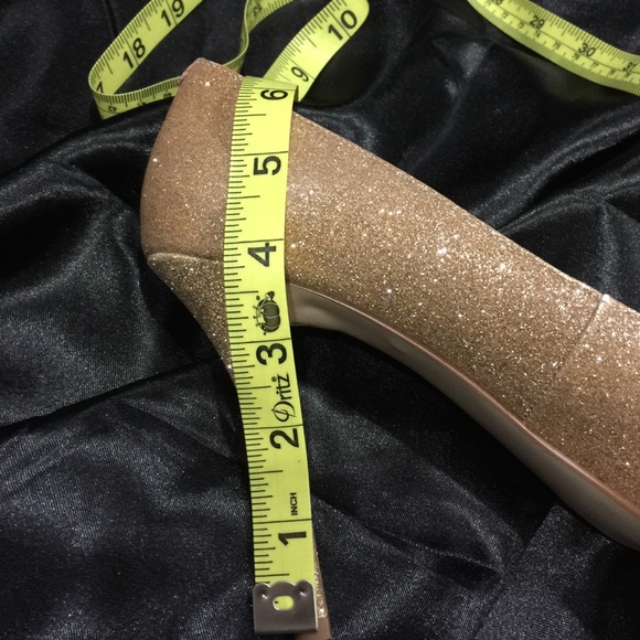 Enzo Angiolini sparkly light gold shoes 8 1/2 M - Picture 3 of 3