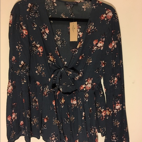 American Eagle- cut out blouse