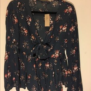 American Eagle- cut out blouse