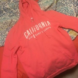 Selling my Hollister pull over jacket. Size XL