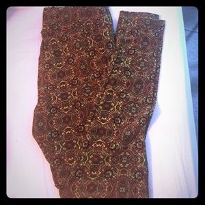 LulaRoe Tall n Curvy Leggings