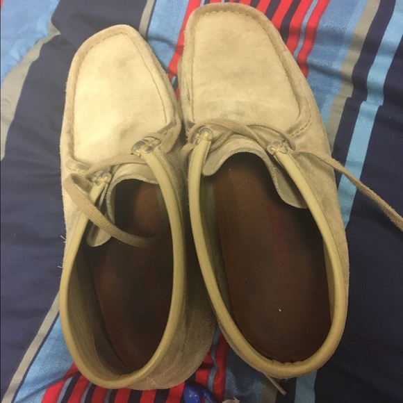 Tan clarks(offers welcome)