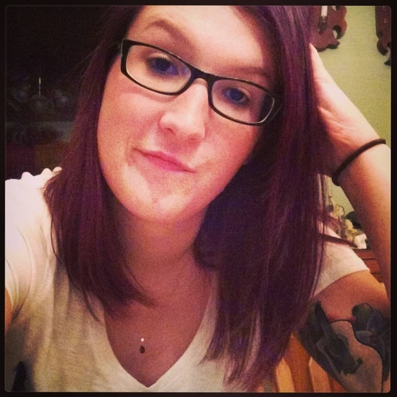 Meet your Posher, Leisha