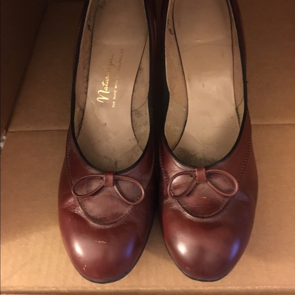 naturalizer brown pumps