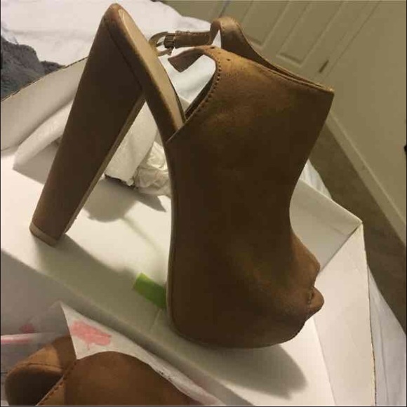 Chunky Peep Toe Heel - Picture 2 of 3