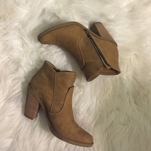 Dolce Vita Booties