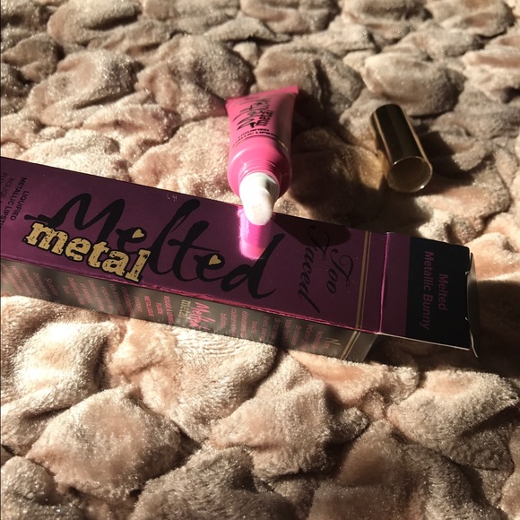 Too Faced MELTED METAL lipstick Metallic Bunny - Picture 3 of 3