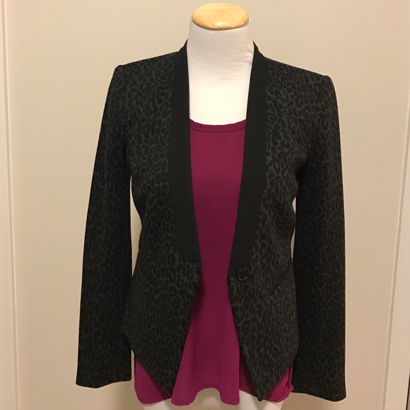 💥Closet Clean Out!⚡️ Leopard-print blazer