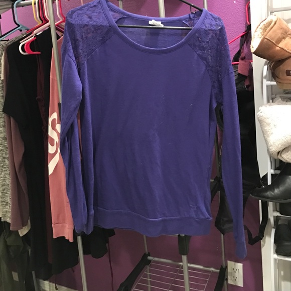 VS PINK long sleeve with lace shoulders - Picture 1 of 1