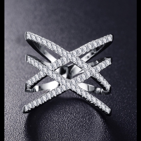 Jewelry - 💥$2 When You Bundle 6 or More Items!💥
