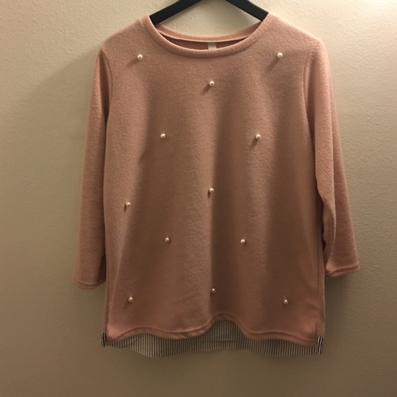 Pink sweater with pearls