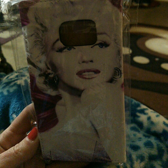 ****SOLD***Marilyn Monroe phone case - Picture 2 of 2