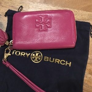Tory Burch Thea Wristlet