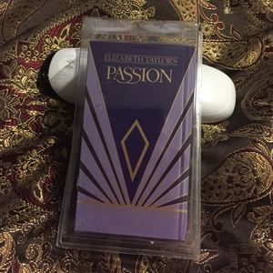 Elizabeth Taylors Passion -NWOT