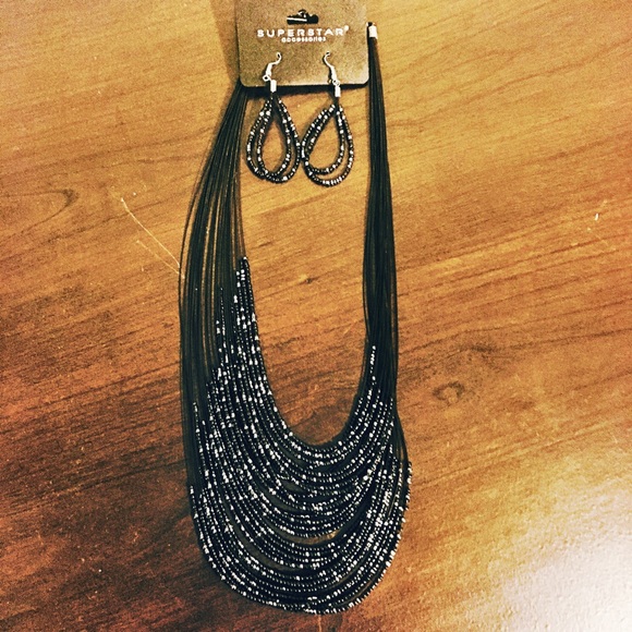 🔴4/$25 Gorgeous Necklace & Earrings Set - Picture 2 of 2