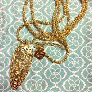 Kendra Scott Sienna Pendant Arrowhead Necklace