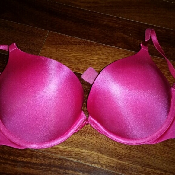 Victoria's Secret Miraculous Plunge Bra 34C