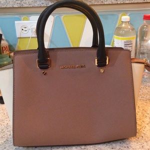 Micheal Kors satchel bag