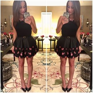 🌺 Cute Floral Mini Skirt 🌺