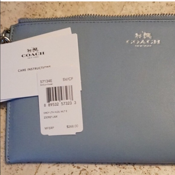 SOLD Coach wallet! BRAND NEW💕 - Picture 2 of 4