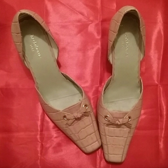 Liz Claiborne Shoes - 🎉Host Pick🎉Girly Girl Kitten Heels