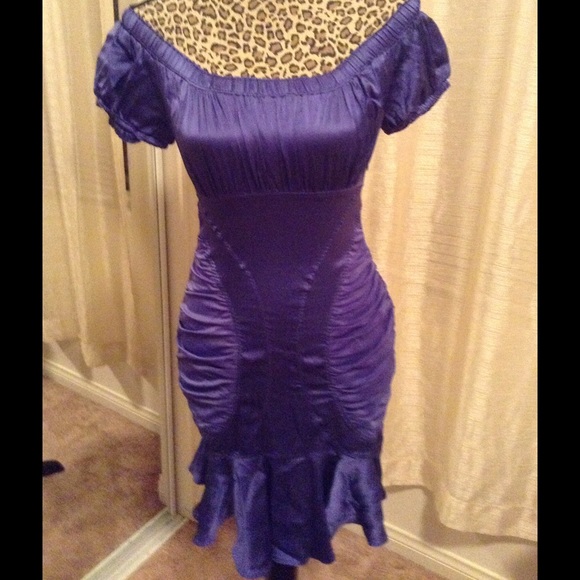 Marciano Dresses & Skirts - Marciano Off Shoulder Dress