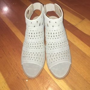 Heeled sandals, open toed . Nudish green.