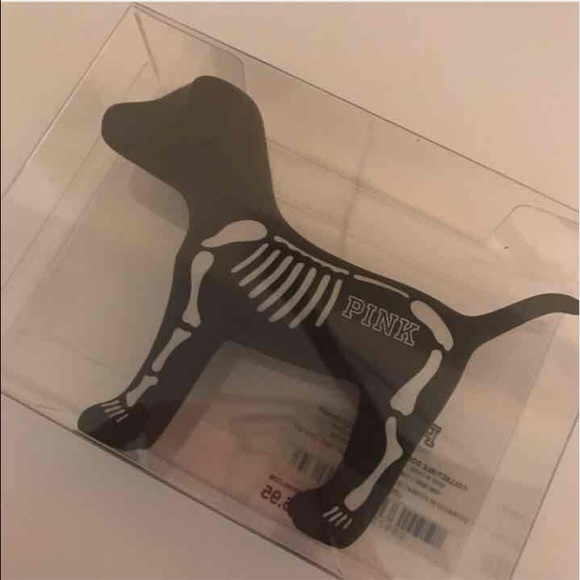 Skeleton dog