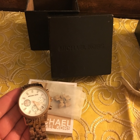 Michael Kors Rose Gold Watch main image 4