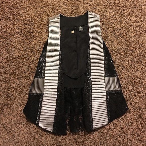 Women's BKE boutique vest