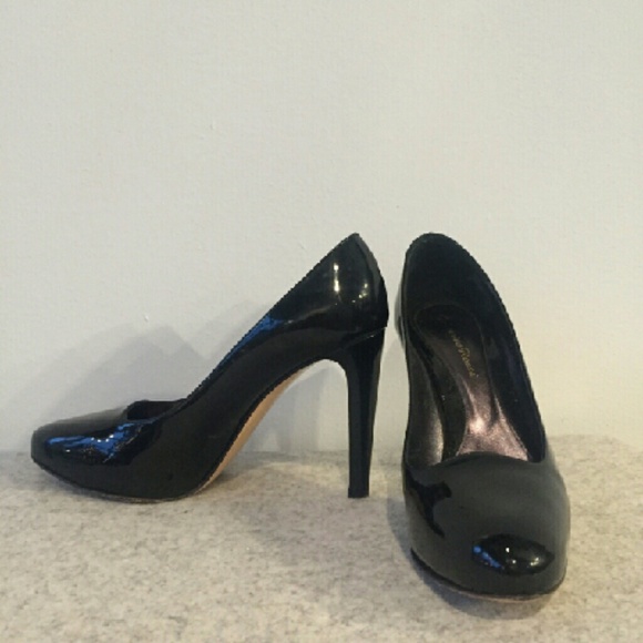 Gianvito Rossi Shoes - Gianvito Rossi classic black patent pumps sz 37.5