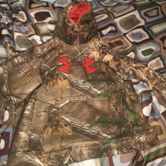 Under armour camo hoodie