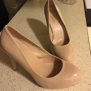 New high heels nude 7 1/2