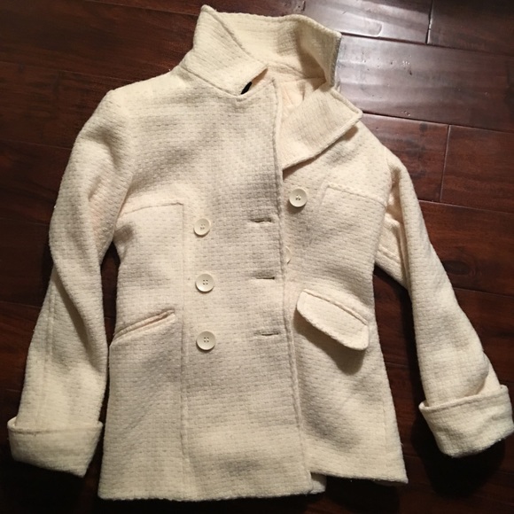 VS GUC Gorgeous thick cream fitted coat