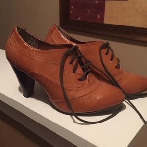 Cognac Oxfords w heel