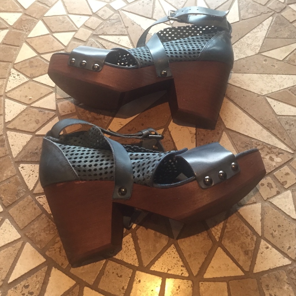 🎉LAST PAIR🎉NEW FREE PEOPLE STRAPPY CLOG - Picture 4 of 4