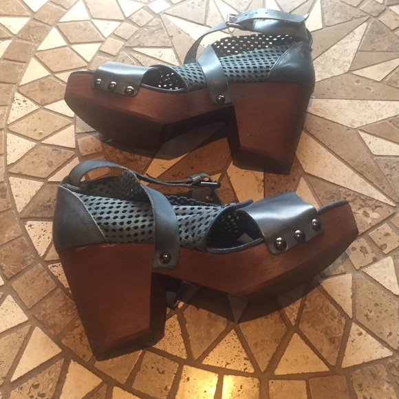 🎉LAST PAIR🎉NEW FREE PEOPLE STRAPPY CLOG - Picture 4 of 4