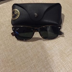 Ray-Ban tortoise shell new wayfarer