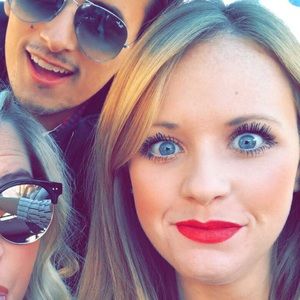 Meet your Posher, Leslie