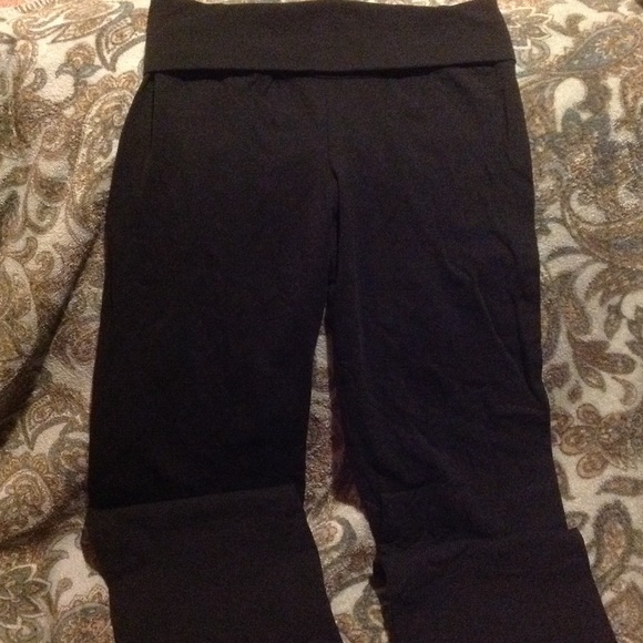 Women's black yoga pants
