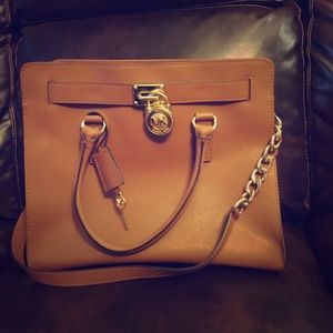 ⭐️FLASH SALE🔥 Michael Kors large Hamilton