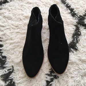 Dolce Vita size 7.5 black suede booties