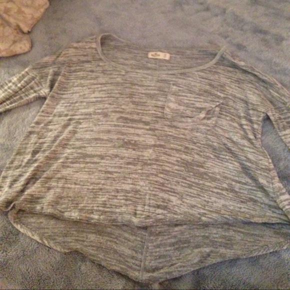 Hollister shirt ✨ XS