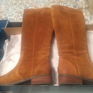 Seychelles tan suede flat boots 6.5