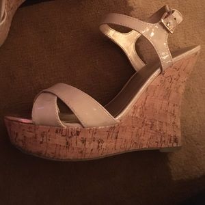 Guess eggshell colored wedges